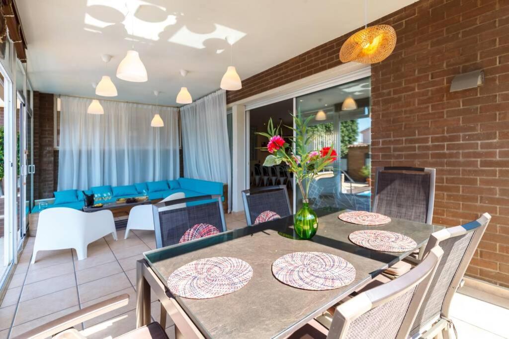 VILLA WINE EXPERIENCE Cambrils - Wine, Art&Games Exterior foto