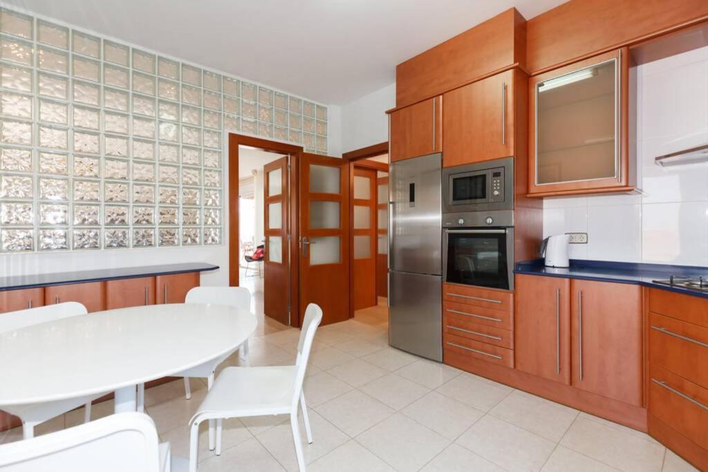 VILLA WINE EXPERIENCE Cambrils - Wine, Art&Games Exterior foto